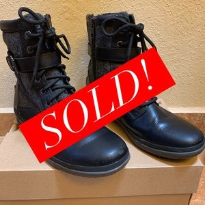 EUC UGG Kesey waterproof Boots! Sz 8 no socks